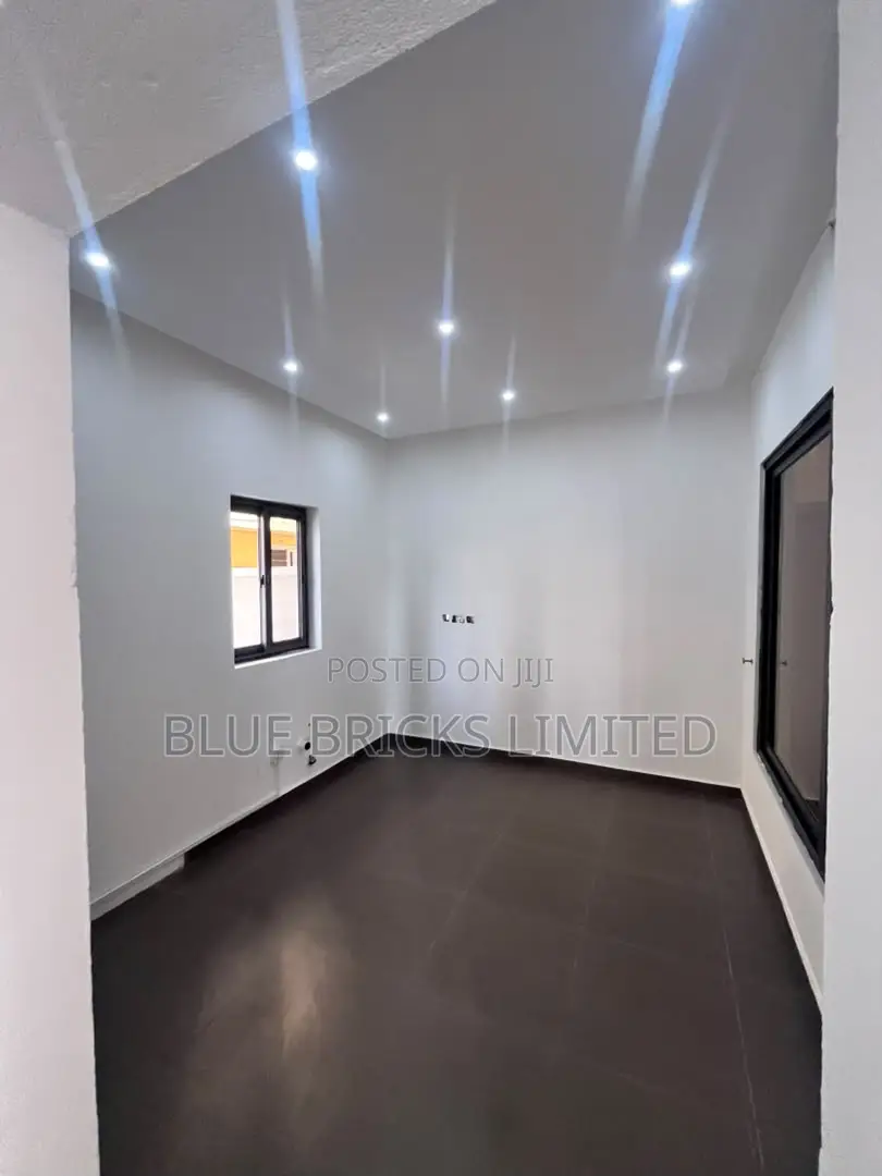 4bdrm House in Ashaley Botwe, School Junction for rent