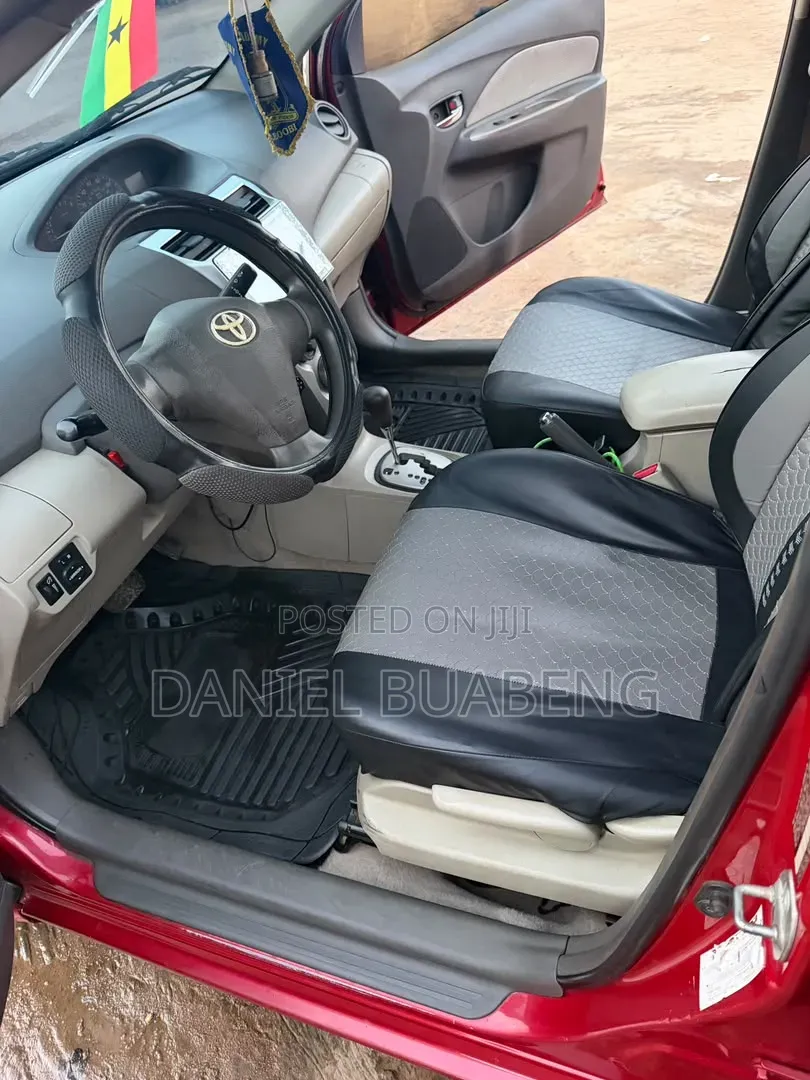 Toyota Yaris 2010 Red