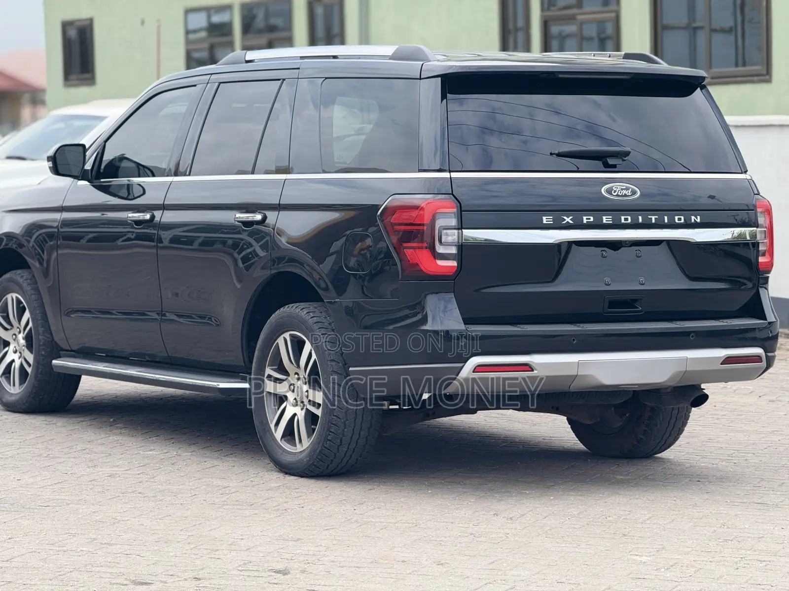 Ford Expedition 2022 Black
