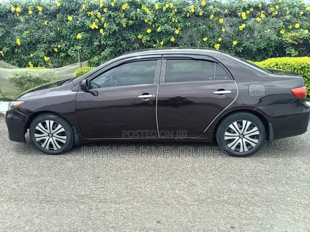 Toyota Corolla L 4dr Sedan (1.8L 4cyl 5M) 2012 Brown