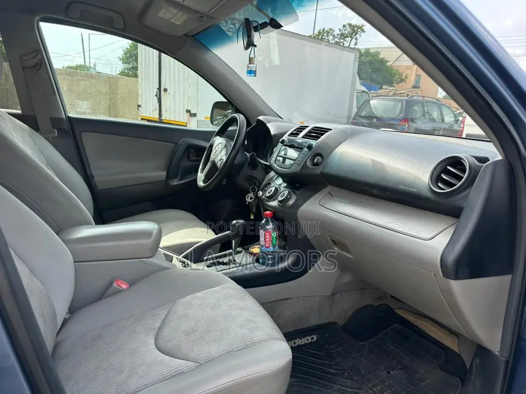Toyota RAV4 2012 Blue