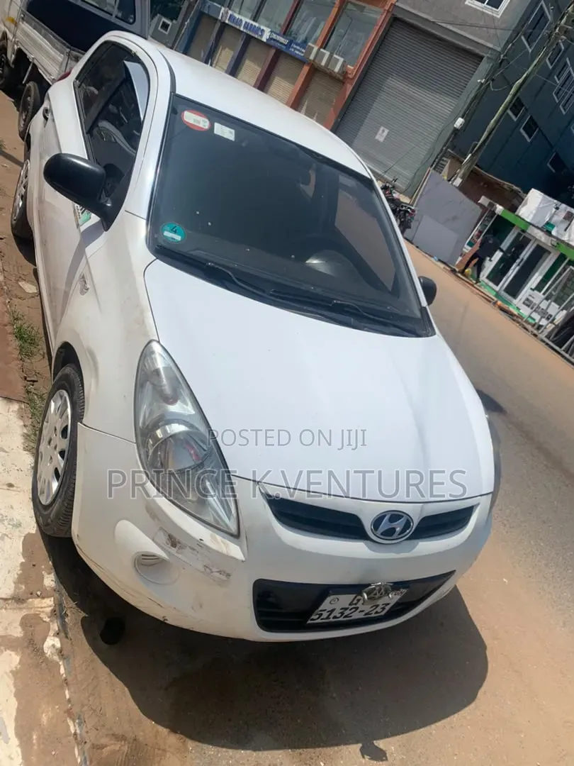 Hyundai i20 1.4 Dual VTVT Petrol (AT) 2013 White