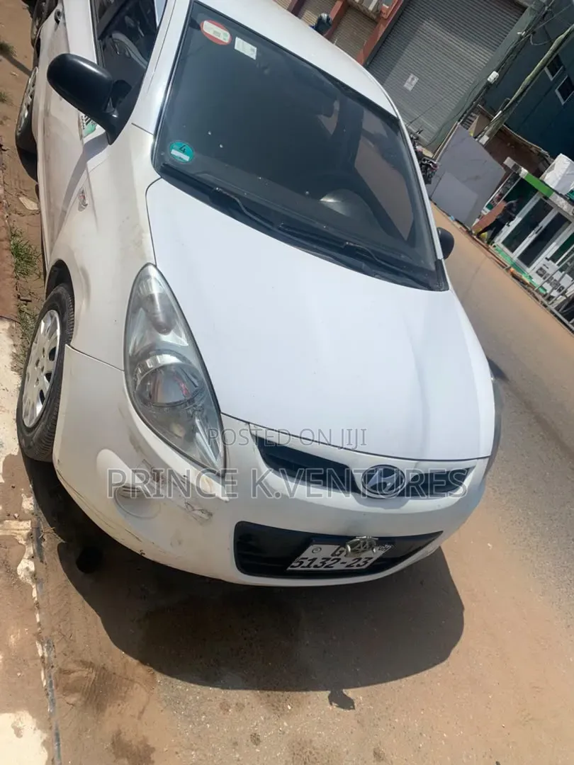 Hyundai i20 1.4 Dual VTVT Petrol (AT) 2013 White
