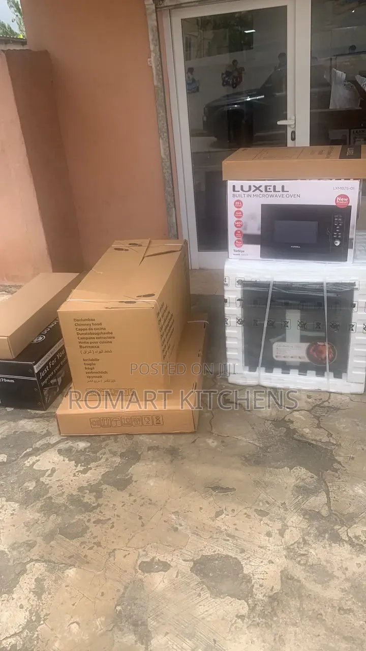 Inbuilt 5 Burner Glass Set. Oven, Hob, Burner and Extractor