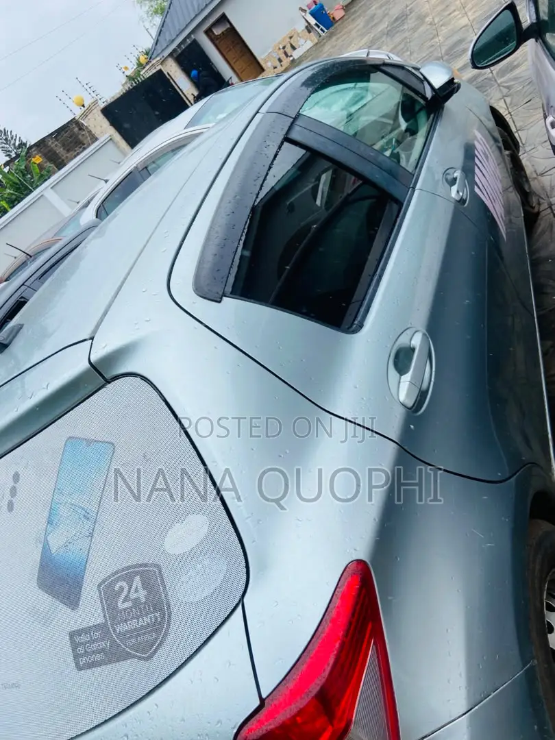 Toyota Vitz 2012 Blue