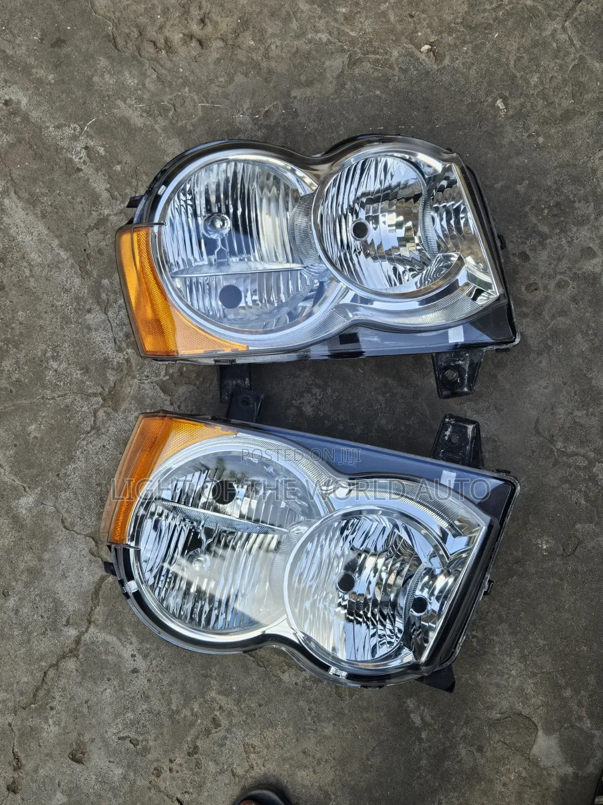 Grand Cherokee Headlight Available
