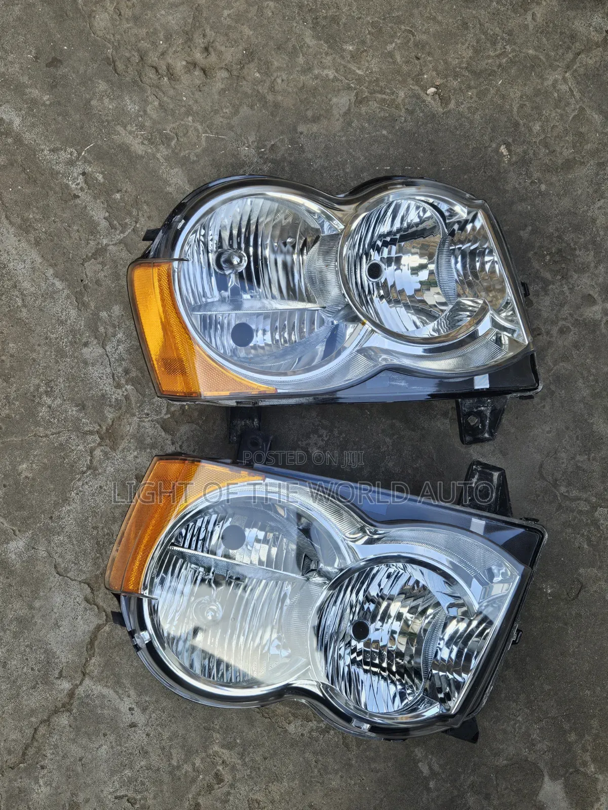 Grand Cherokee Headlight Available