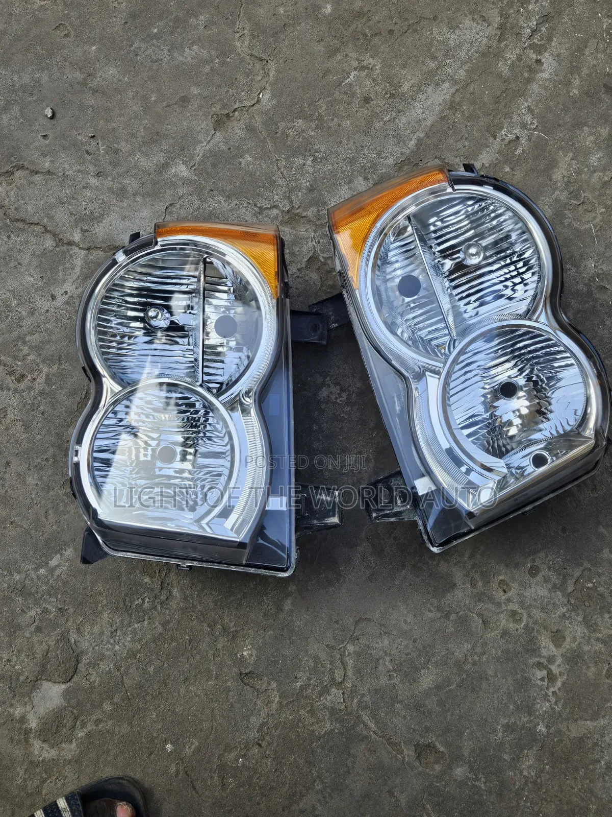 Grand Cherokee Headlight Available