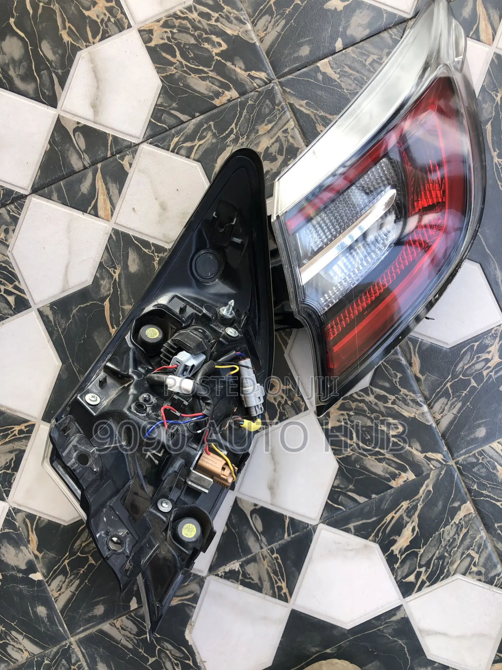 2019–2022 Toyota Corolla Hatchback Taillight (Foreign Used)