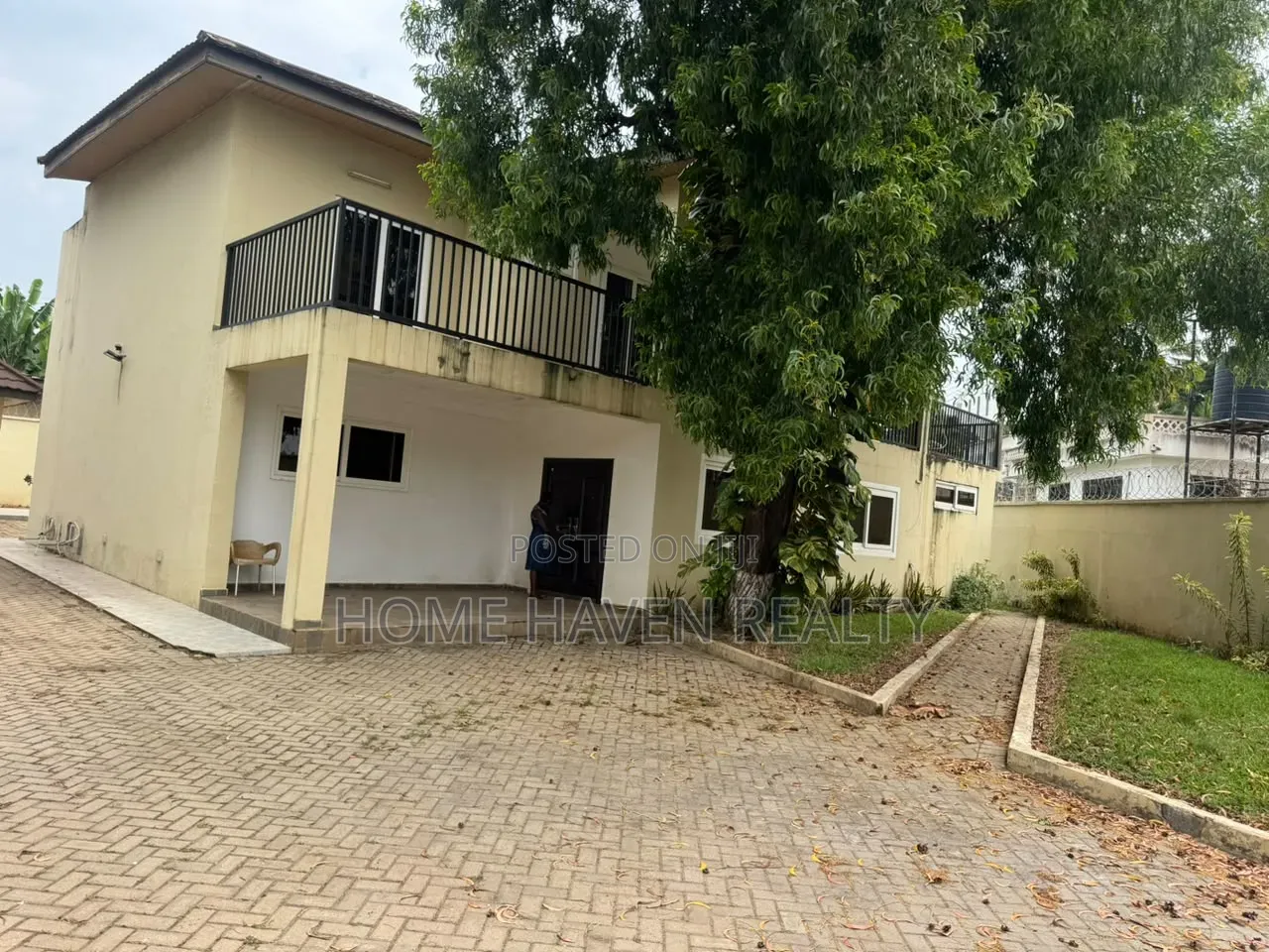 4bdrm House in Cantonment, Prisons for rent