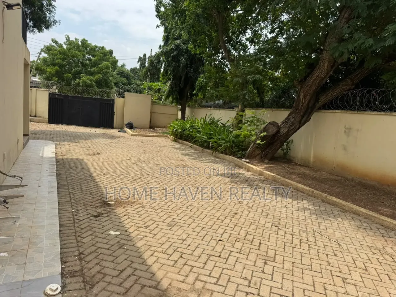4bdrm House in Cantonment, Prisons for rent