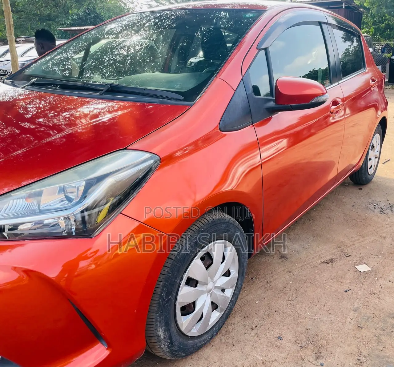 Toyota Vitz 1.3 FWD 5dr 2015 Orange