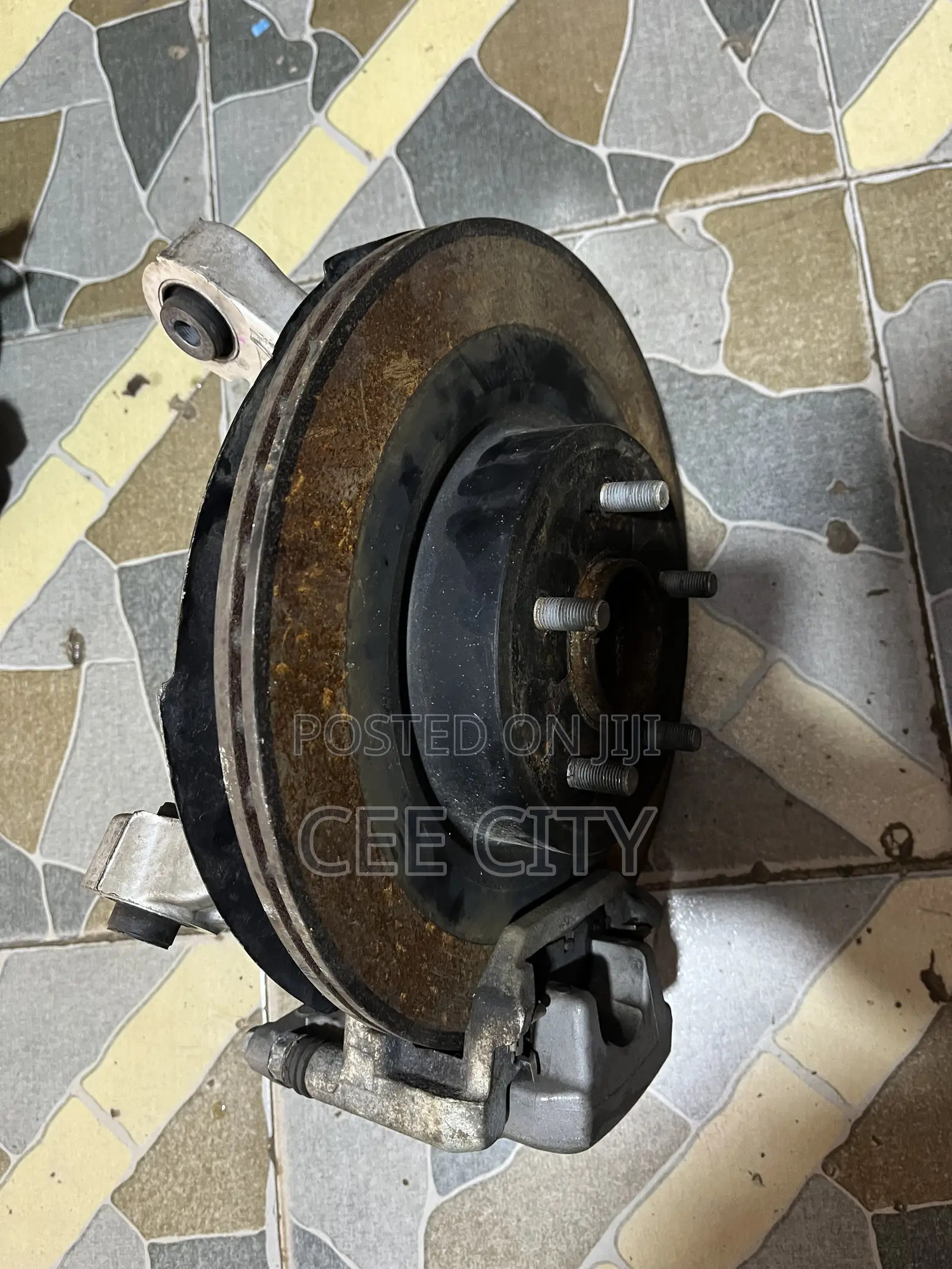 Mitsubishi Outlander 2022-2025 Back Hub Complete