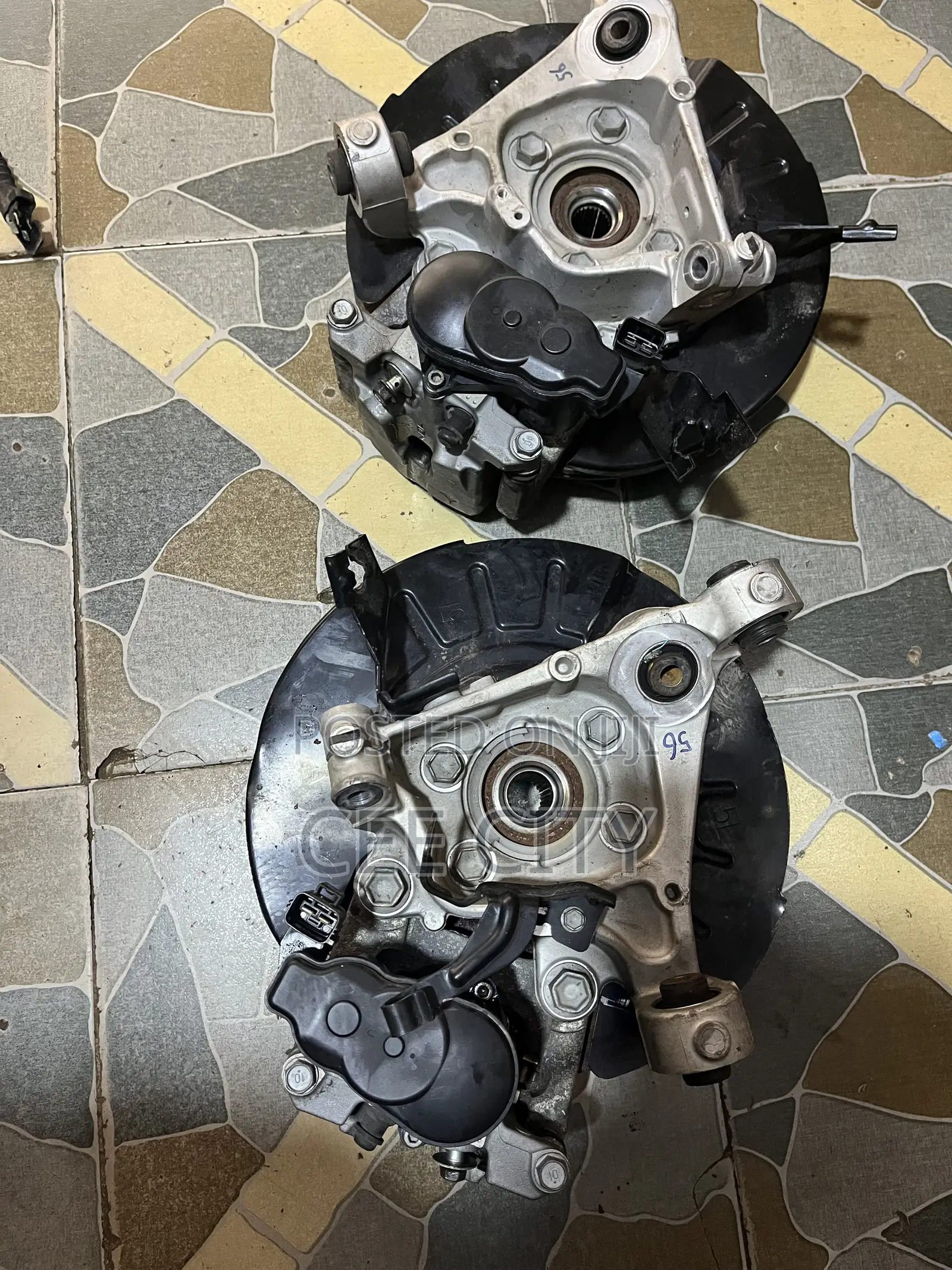 Mitsubishi Outlander 2022-2025 Back Hub Complete