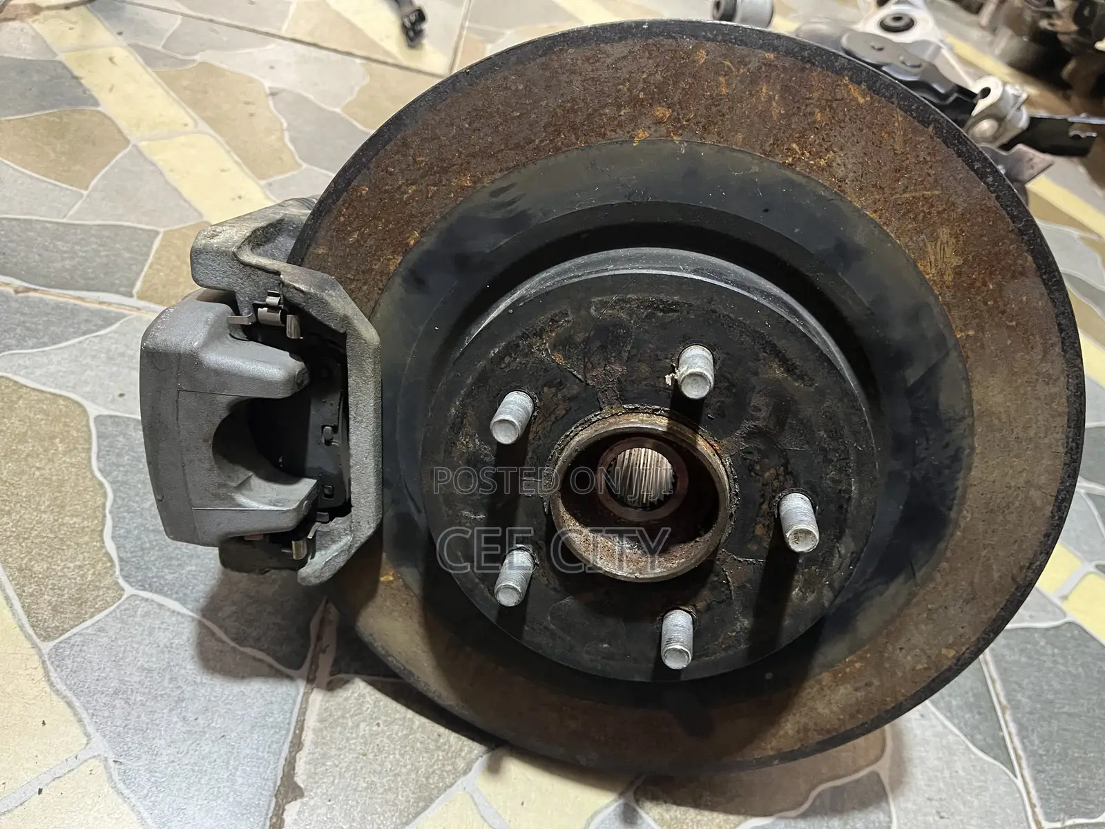 Mitsubishi Outlander 2022-2025 Back Hub Complete