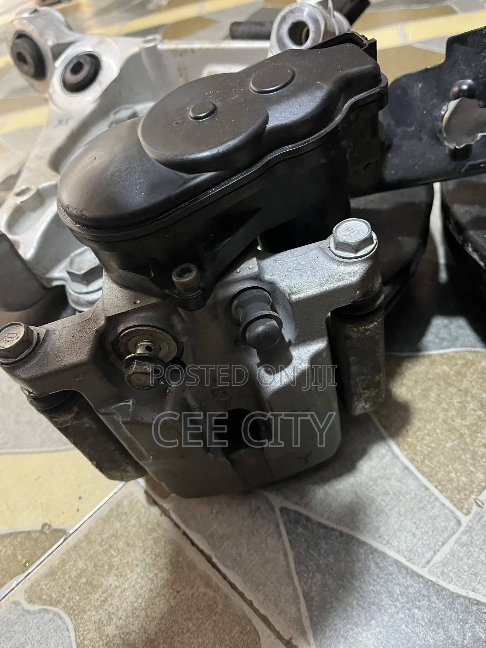 Mitsubishi Outlander 2022-2025 Back Calipers