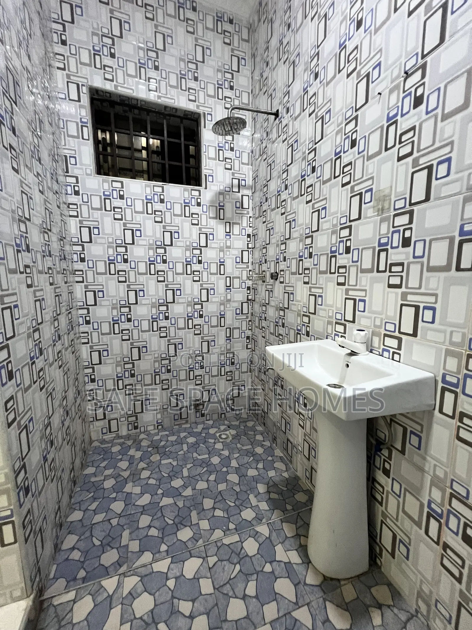 1bdrm Apartment in Burma Camp for rent