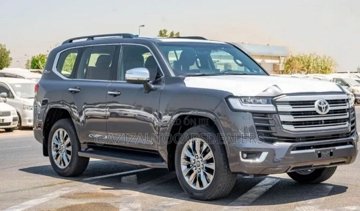 New Toyota Land Cruiser LC300 2025 Gray