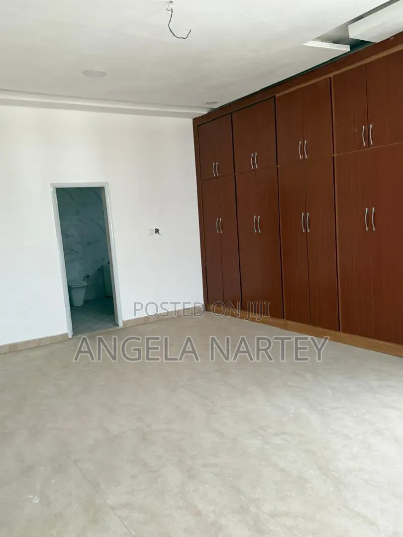 4bdrm House in Community 17 Lashibi, Accra Metropolitan for sale