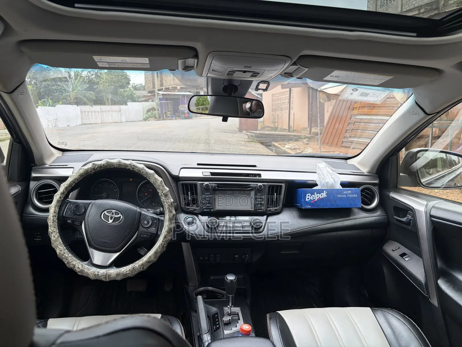 Toyota RAV4 XLE 4dr SUV (2.5L 4cyl 6A) 2018 Blue