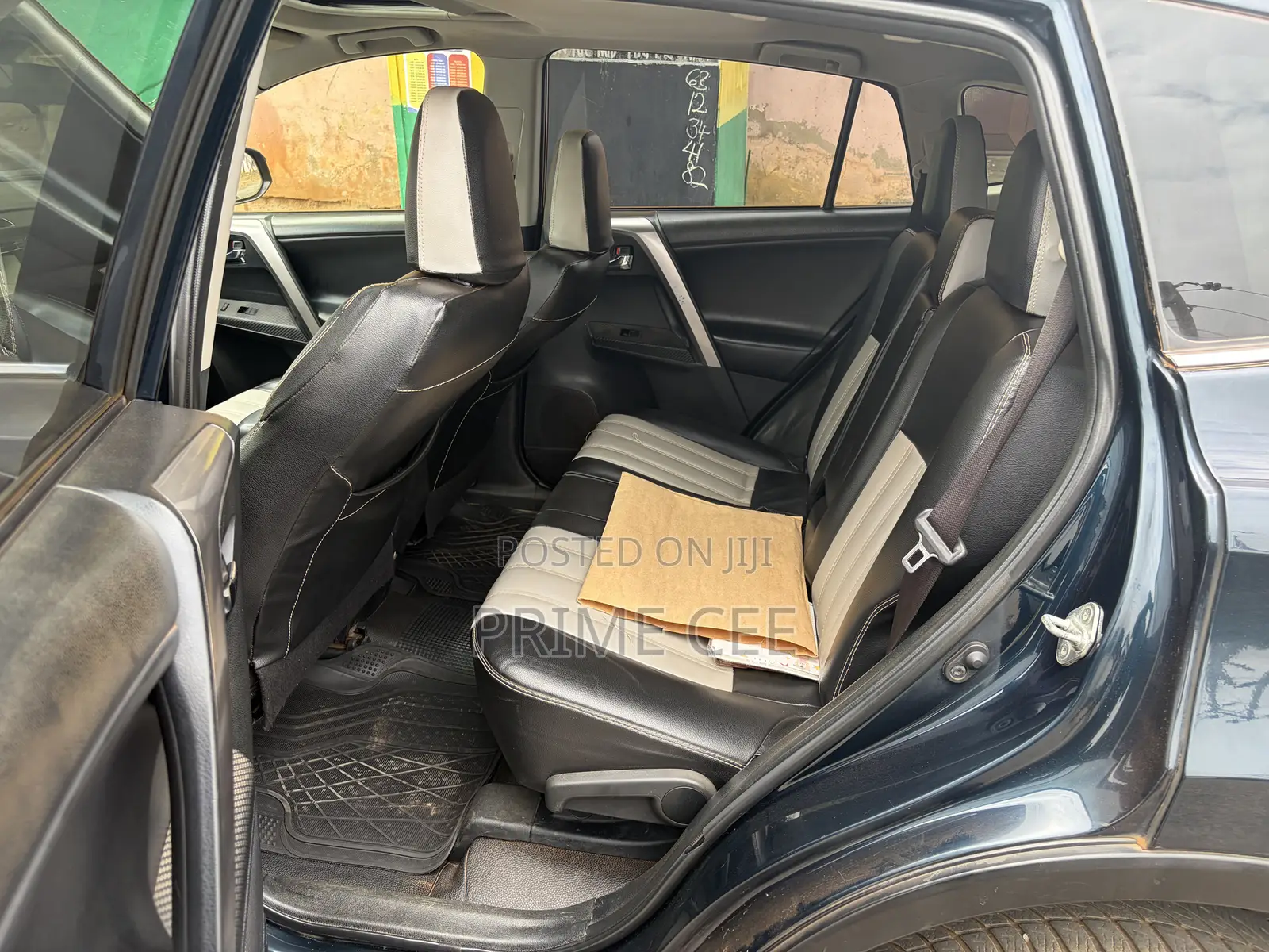 Toyota RAV4 XLE 4dr SUV (2.5L 4cyl 6A) 2018 Blue
