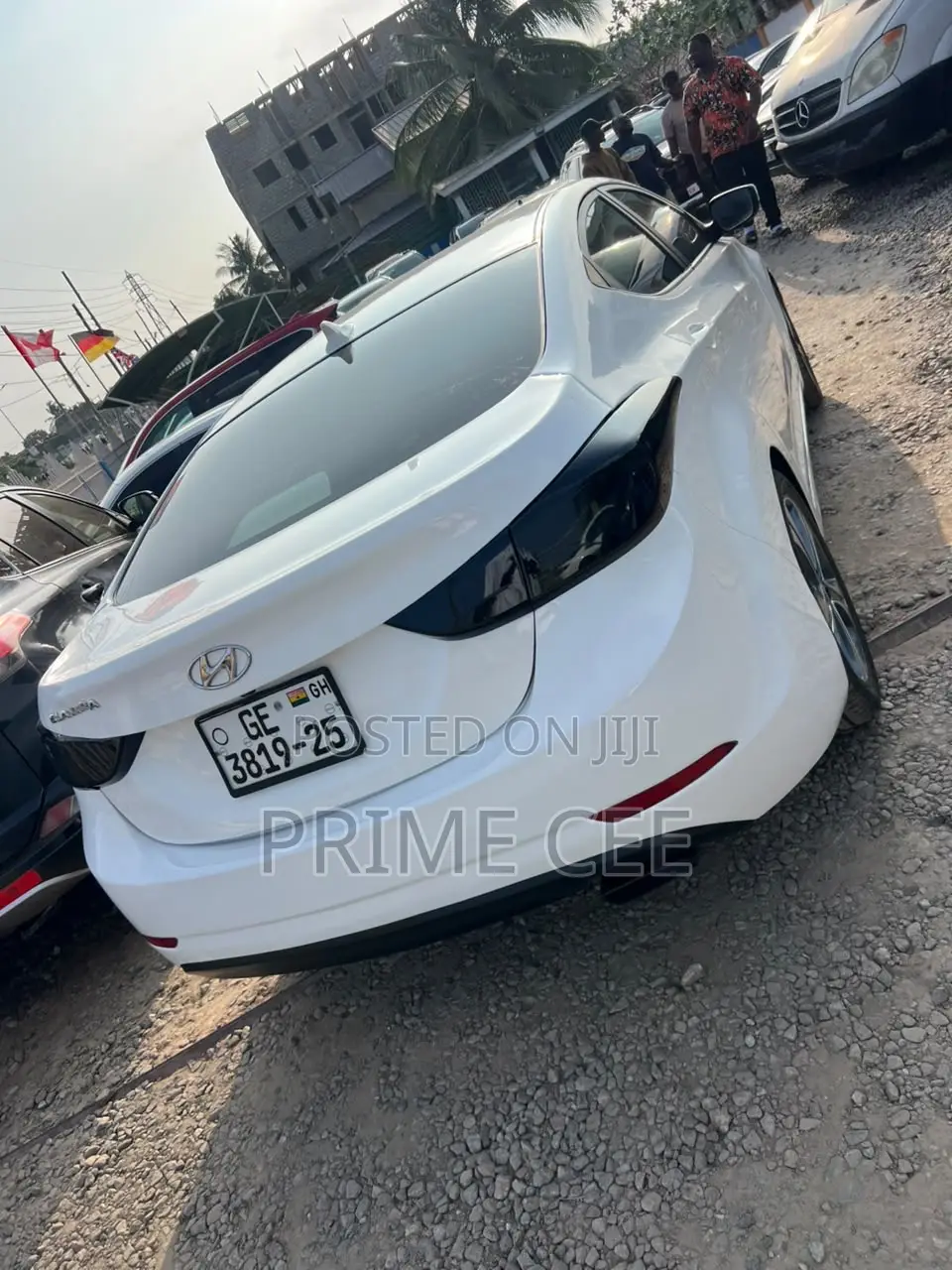 Hyundai Elantra Limited 4dr Sedan (1.8L 4cyl 6A) 2015 White