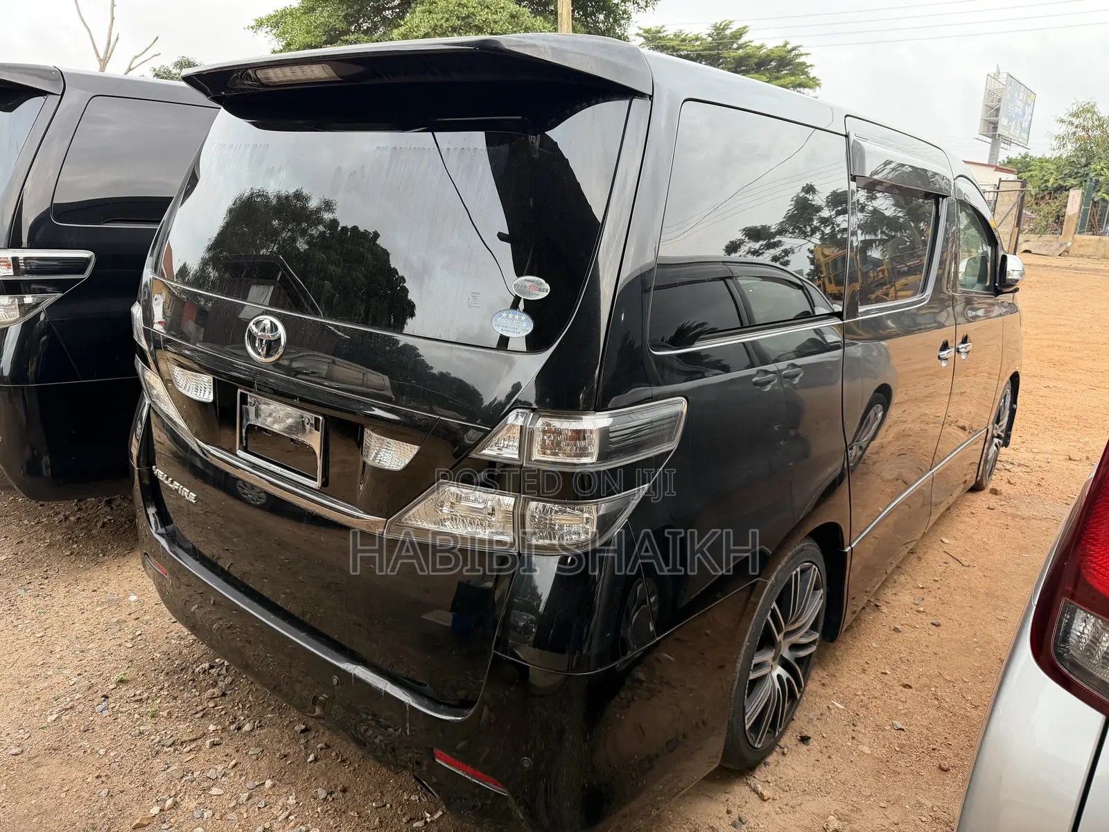 Toyota Vellfire V 2.4 FWD 7-Seater 2011 Black