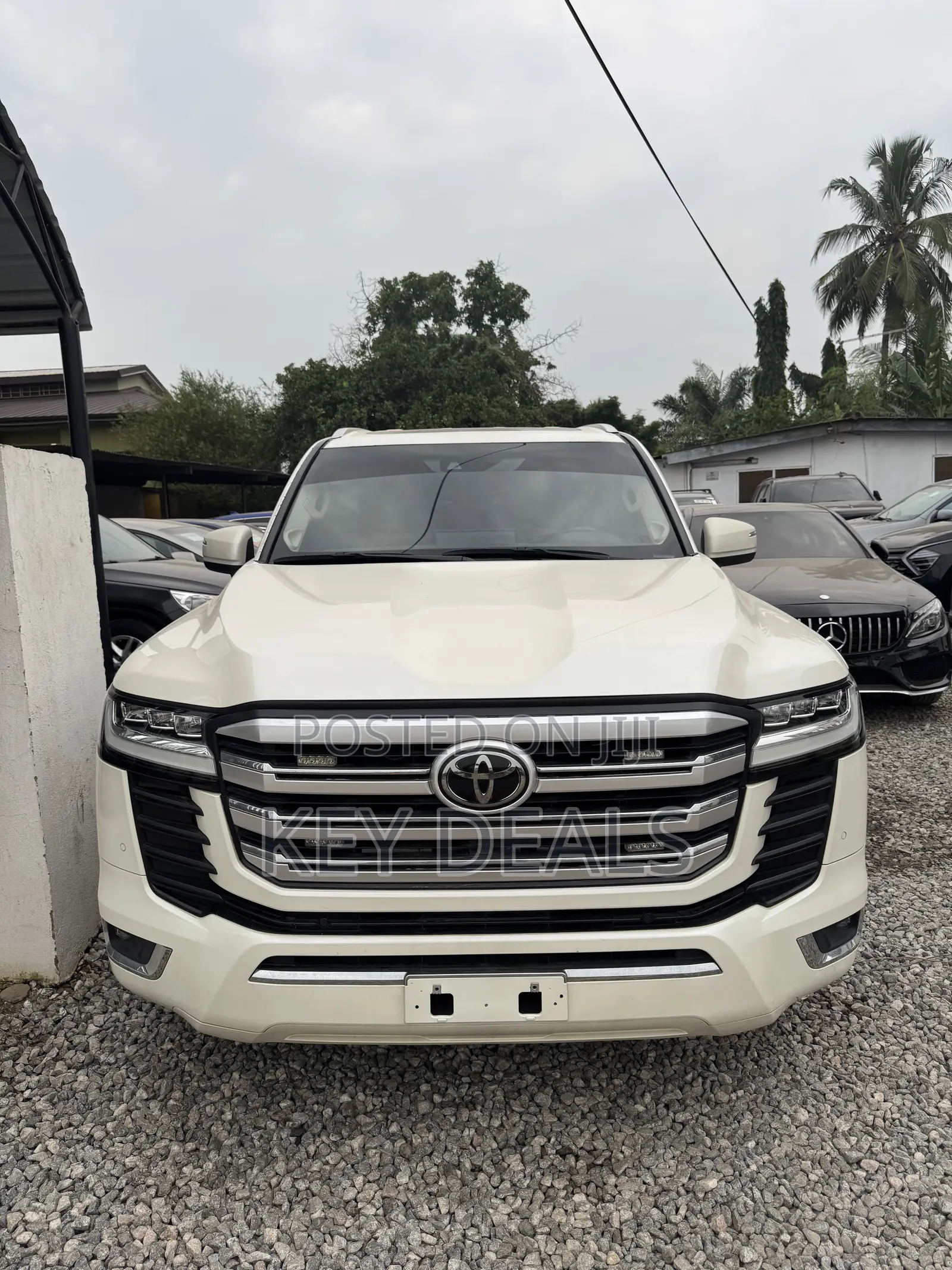 Toyota Land Cruiser LC300 2022 Off white