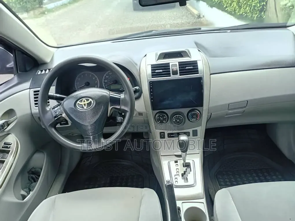 Toyota Corolla 2013 Brown