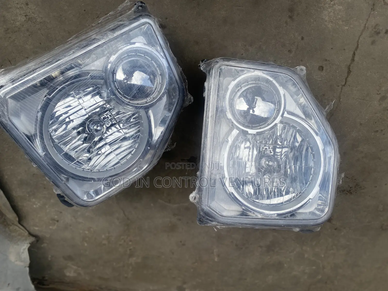 Jeep Liberty Headlight Pair