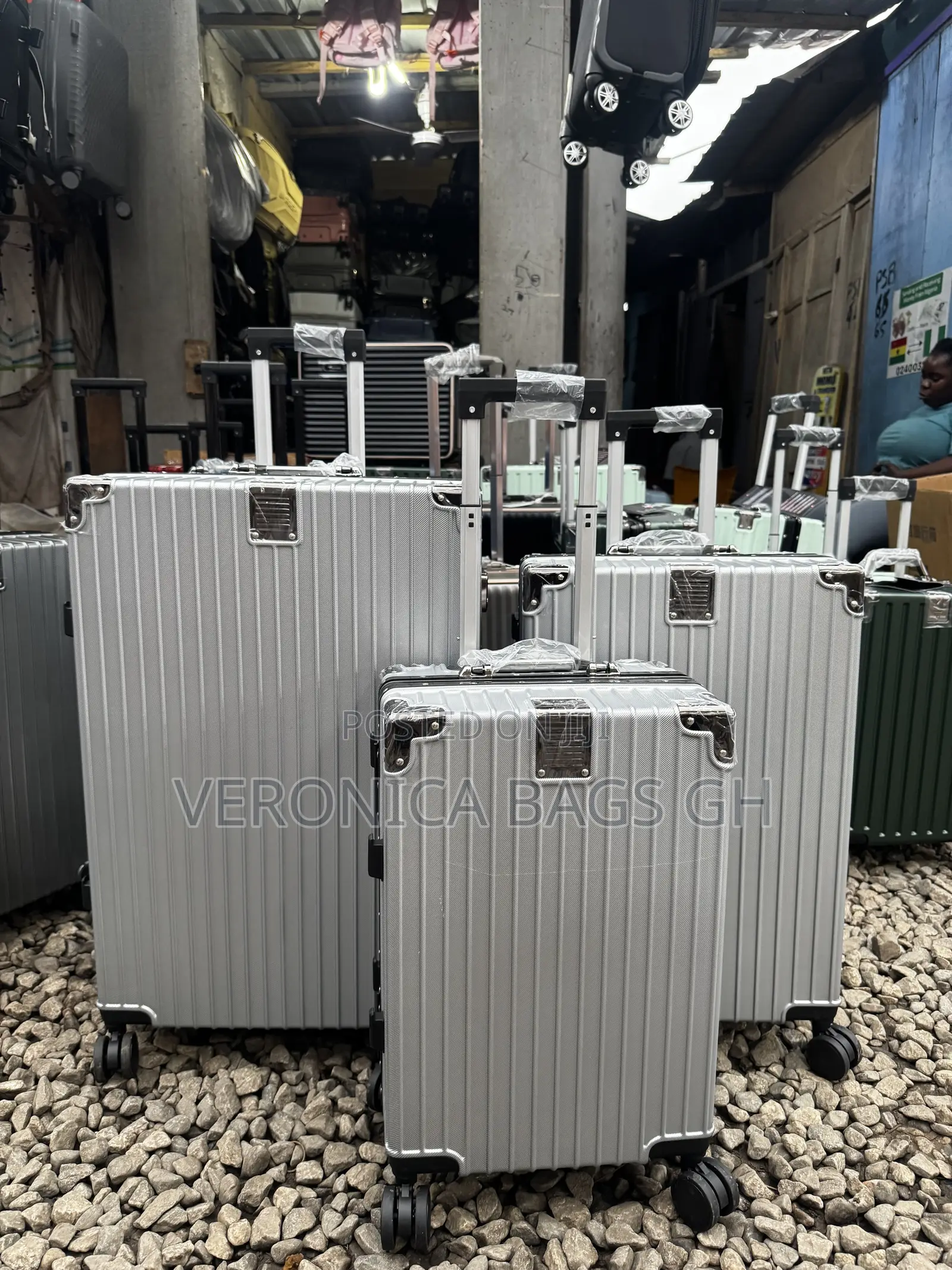 Zipless Trolling Traveling Luxurious Luggage Three in One