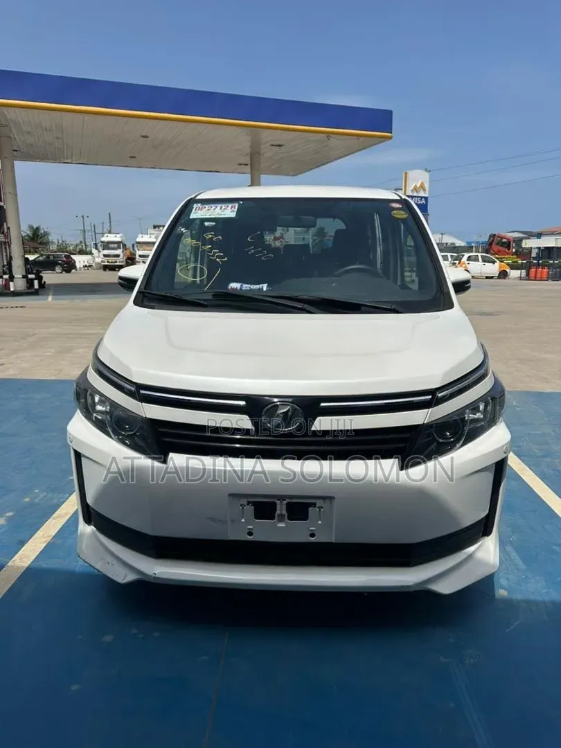Toyota Voxy 2015 White