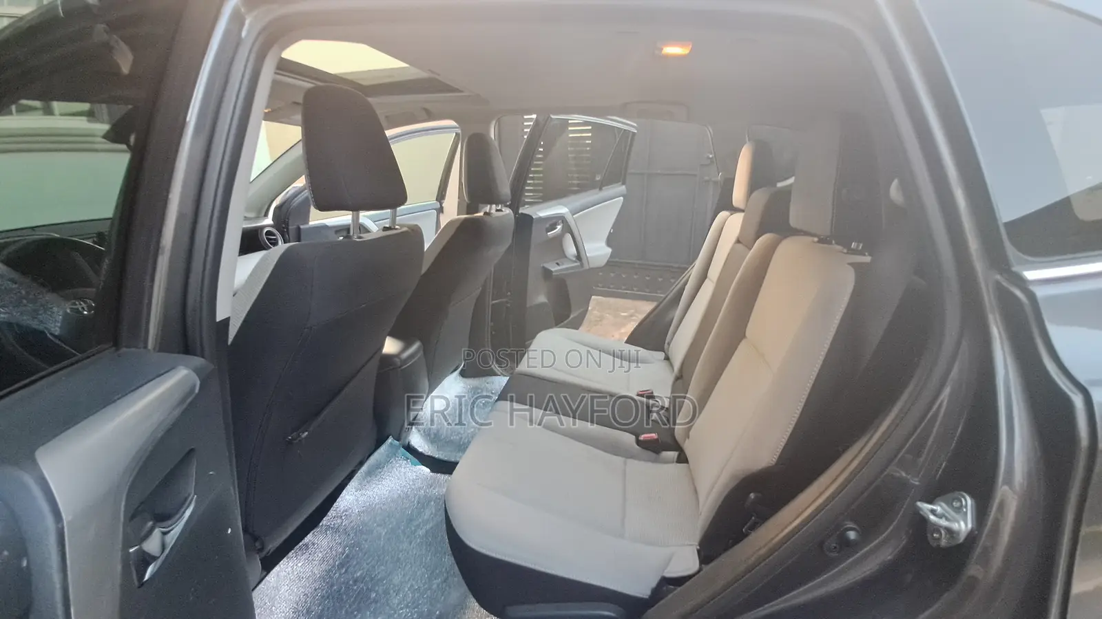 Toyota RAV4 XLE AWD (2.5L 4cyl 6A) 2017 Gray