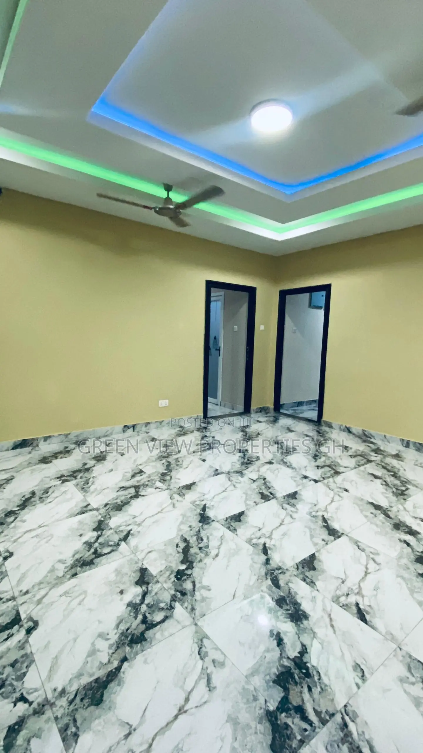 3bdrm Apartment in West Hills Mall Area for rent