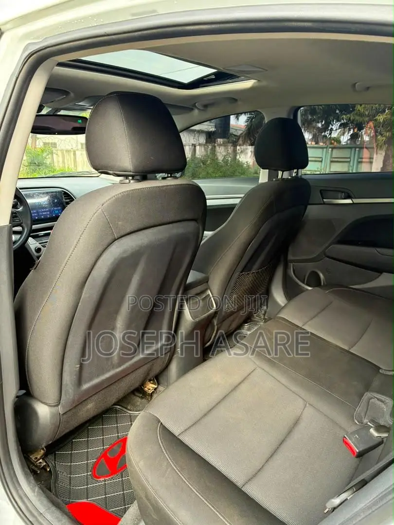 Hyundai Elantra 2018 White