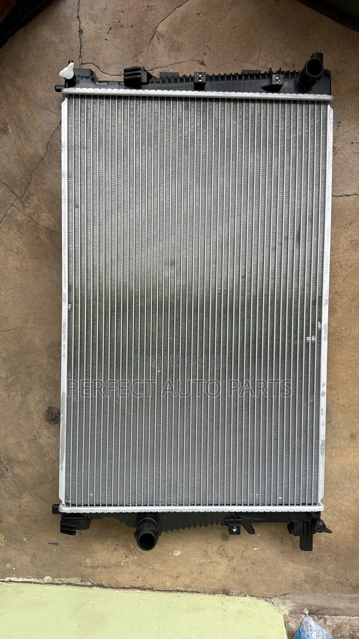 Chrysler 200 Radiator / Water Tank
