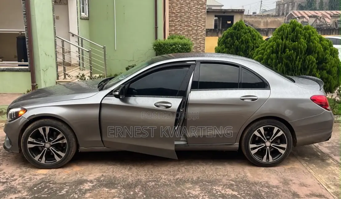 Mercedes-Benz C300 2016 Gray