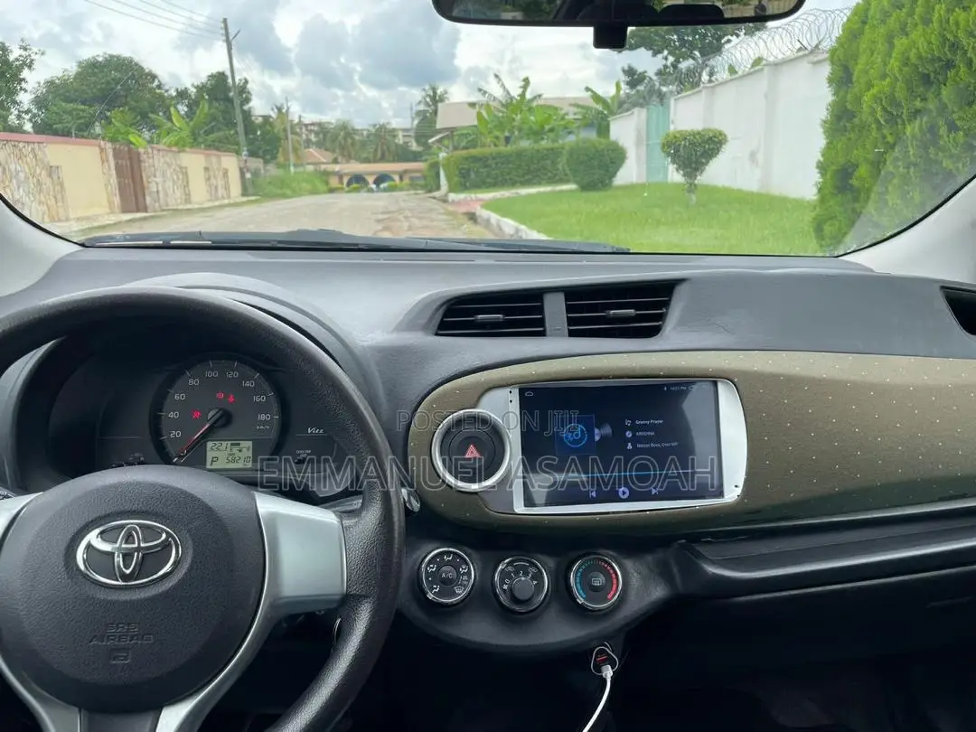Toyota Vitz 2012 Blue