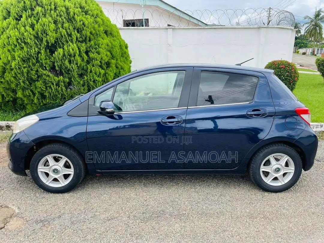 Toyota Vitz 2012 Blue