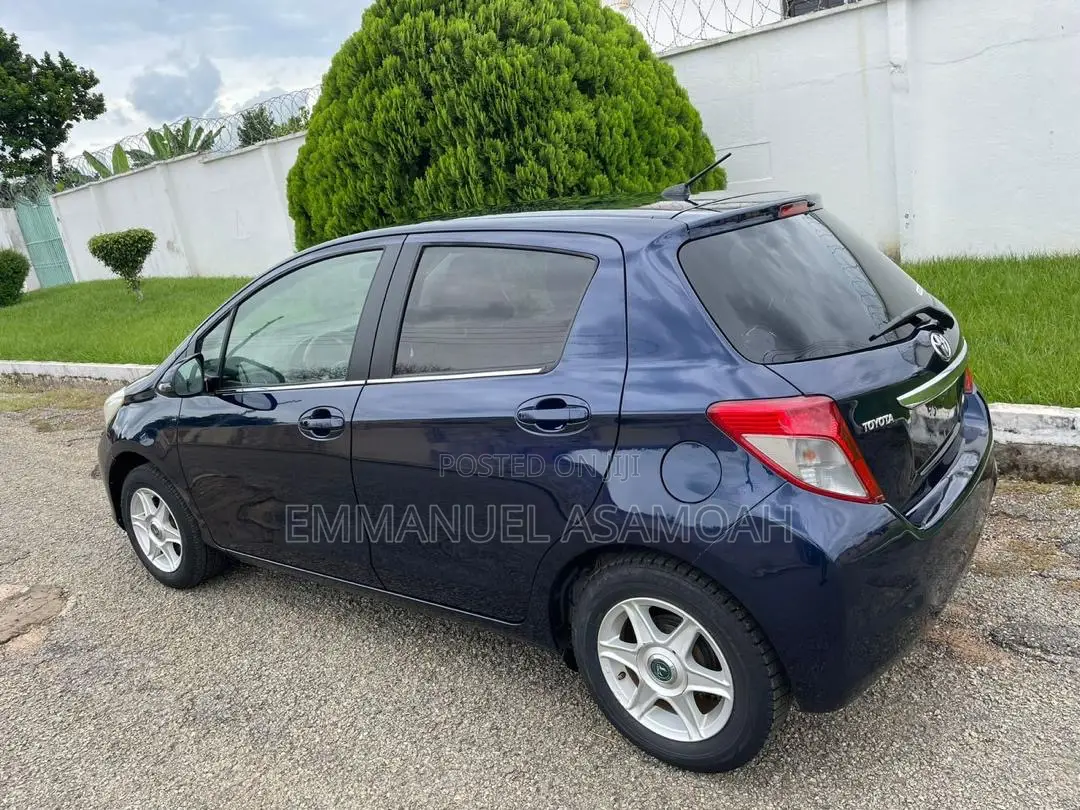 Toyota Vitz 2012 Blue