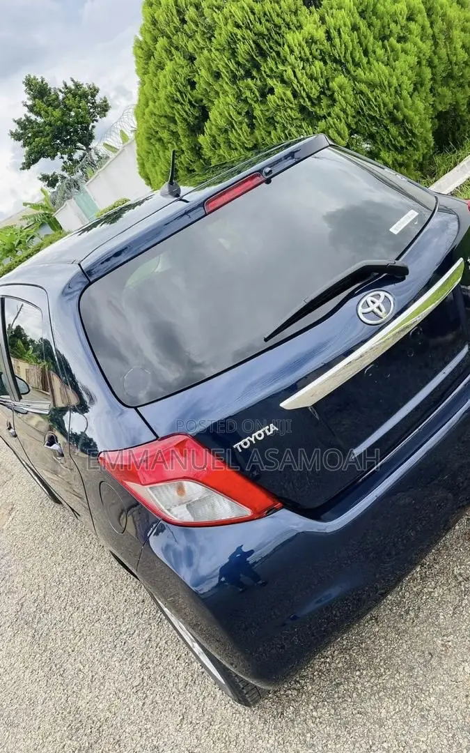 Toyota Vitz 2012 Blue