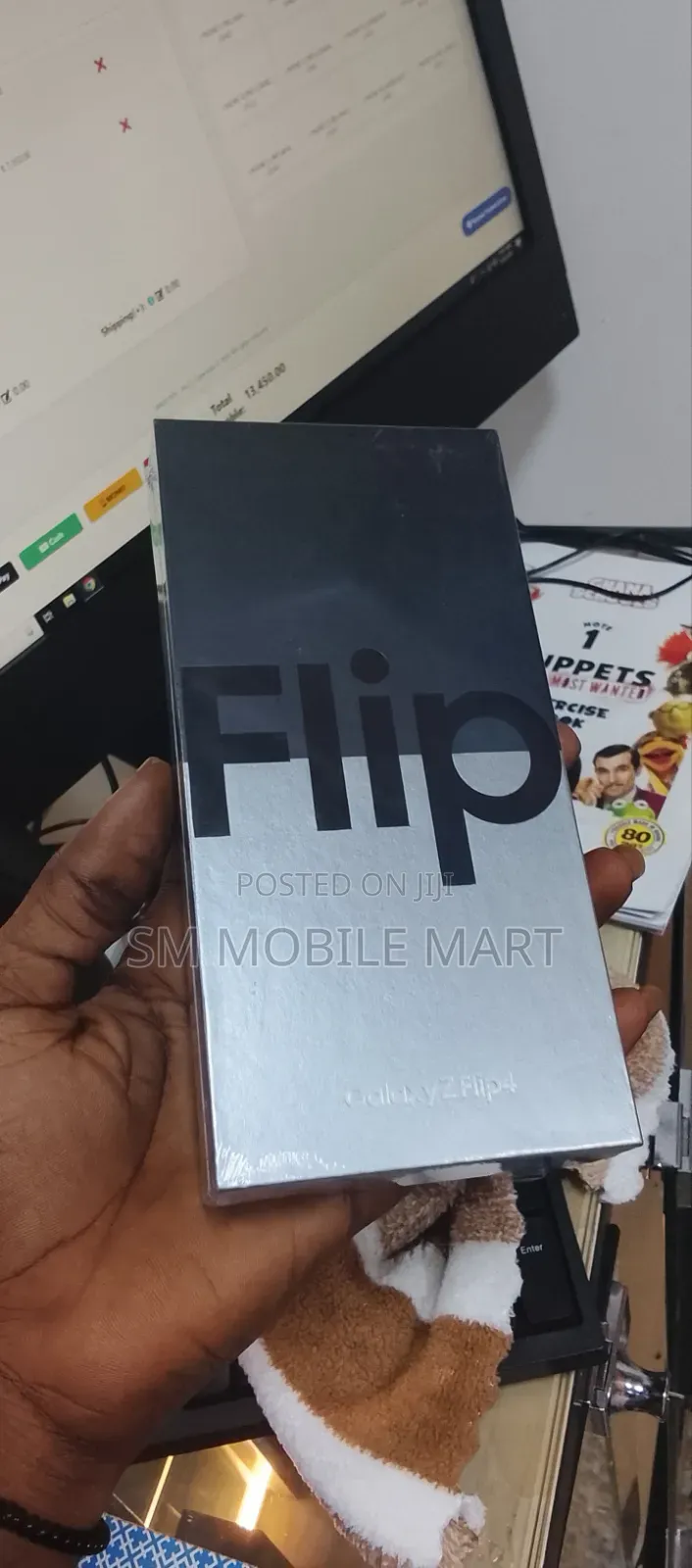 New Samsung Galaxy Z Flip4 512 GB Gold