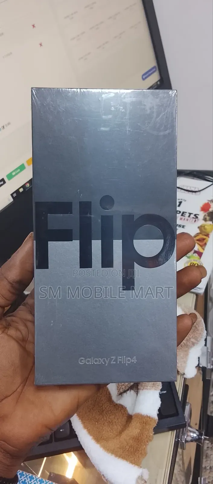 New Samsung Galaxy Z Flip4 512 GB Gold