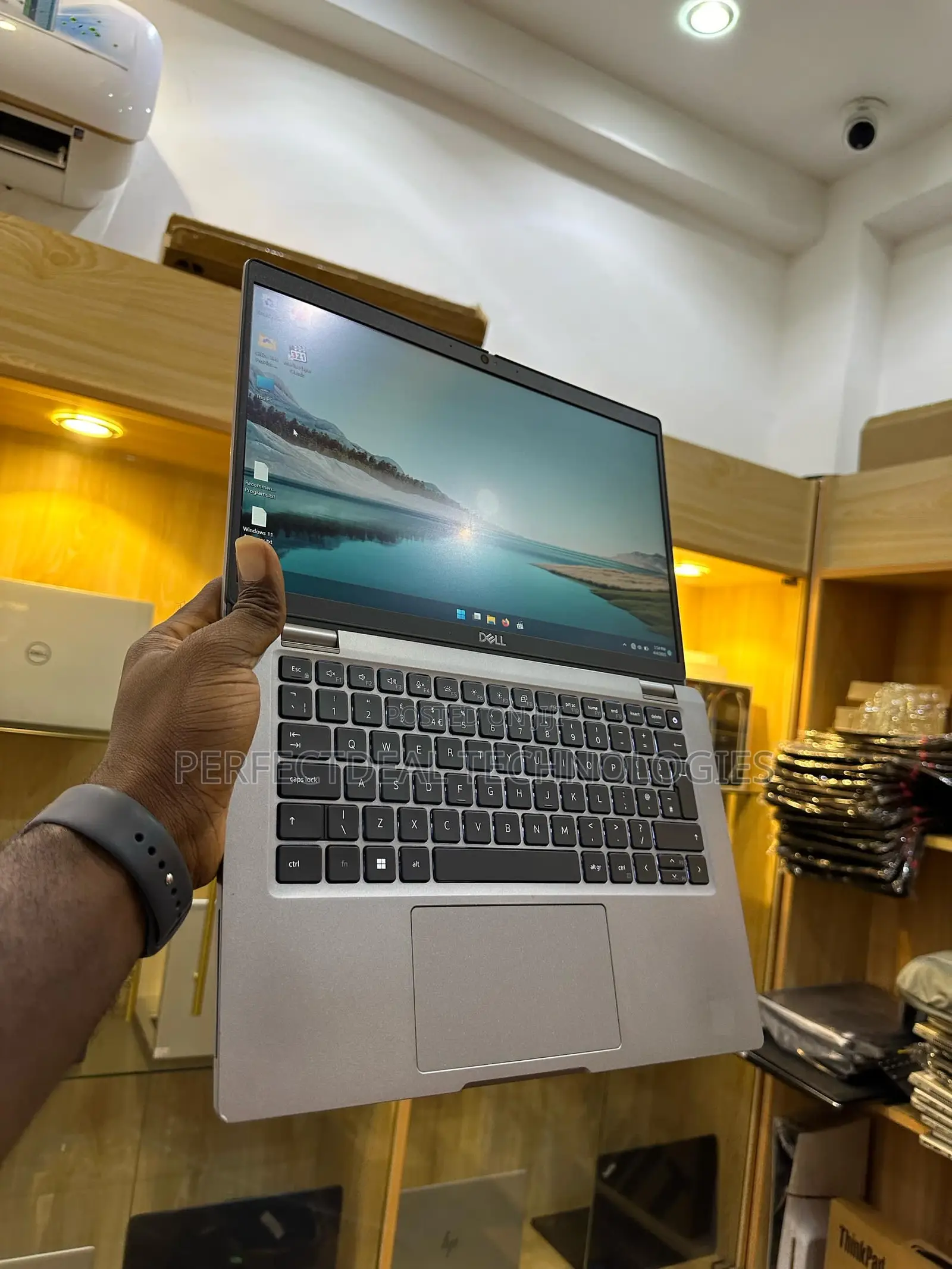 New Laptop Dell Latitude 5320 16GB Intel Core i5 SSD 512GB