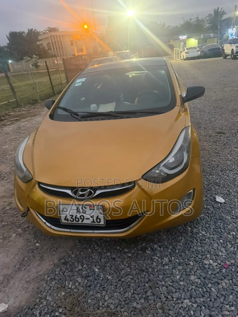 Hyundai Elantra 2013 Yellow