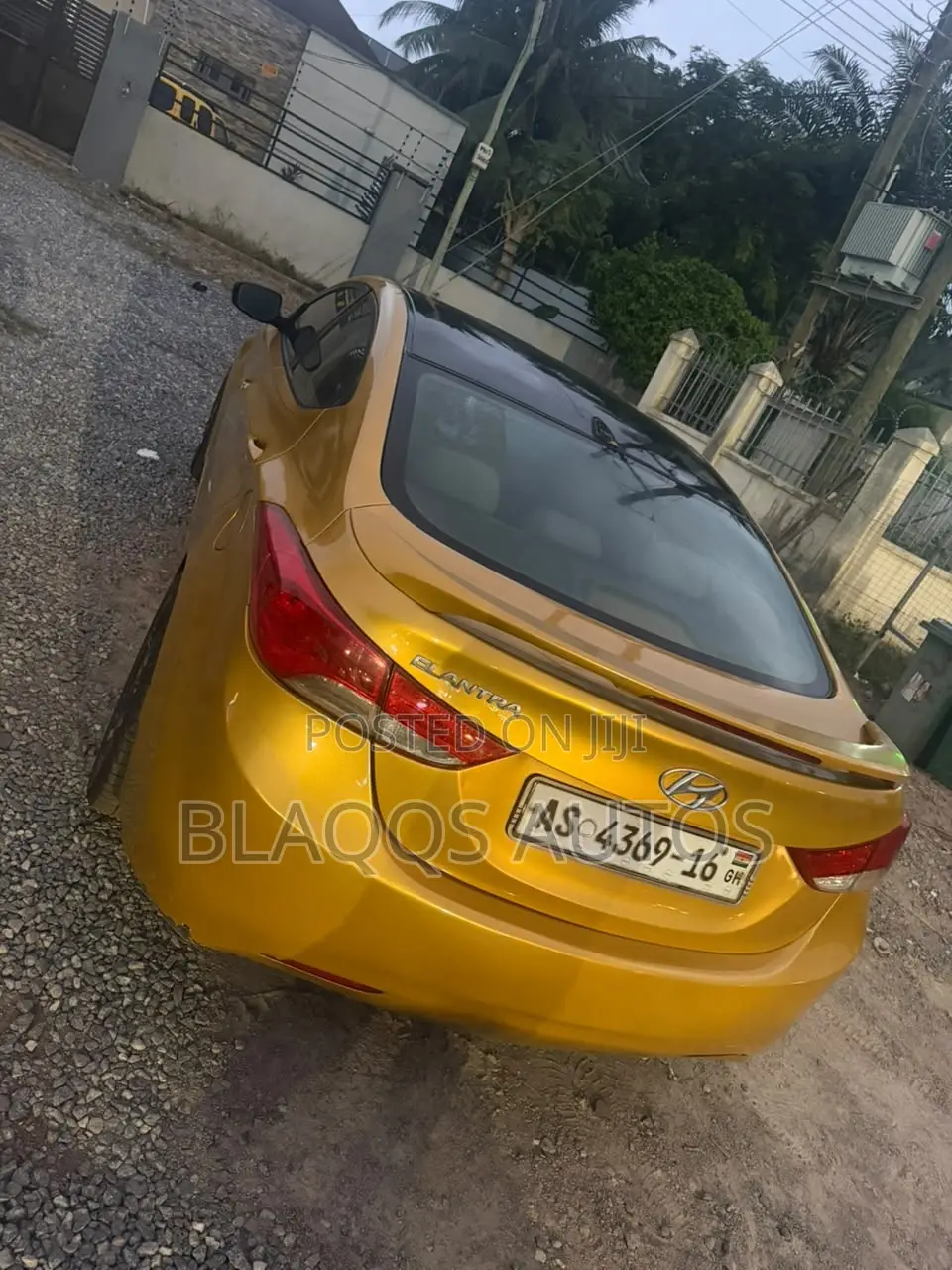 Hyundai Elantra 2013 Yellow