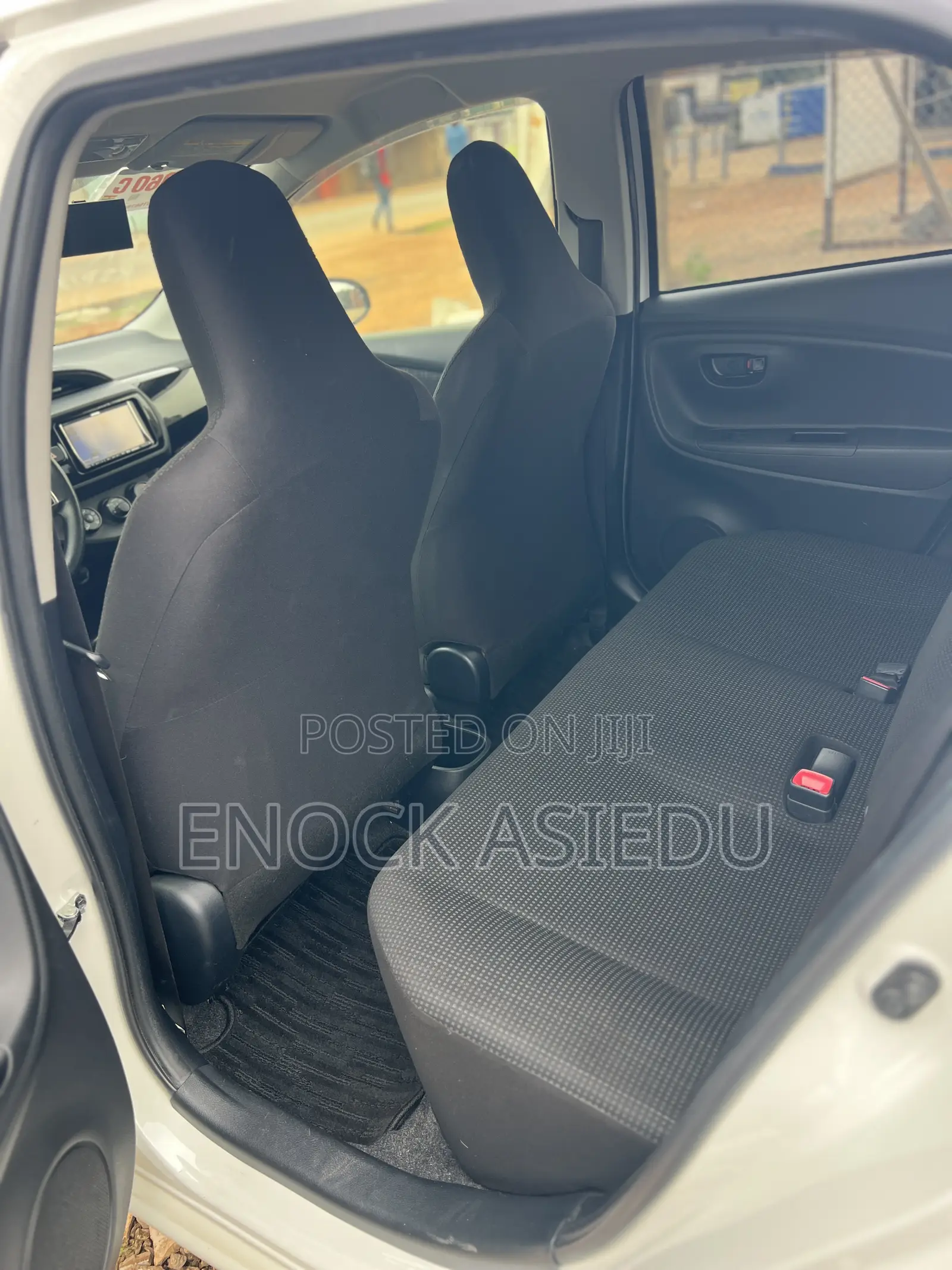 Toyota Vitz 1.3 AWD 5dr 2015 White