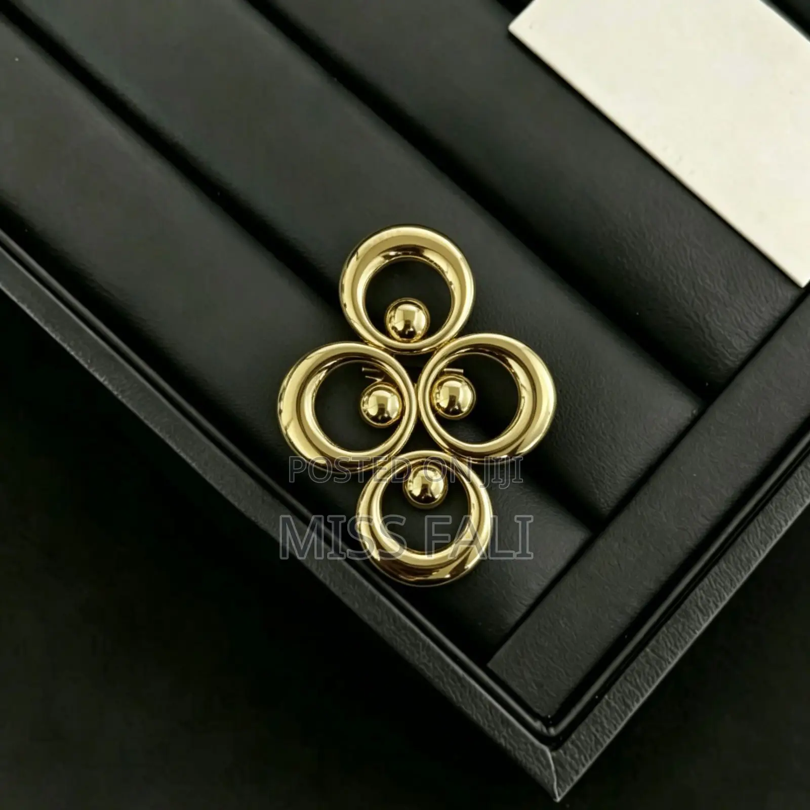 The Aurelia Brooch