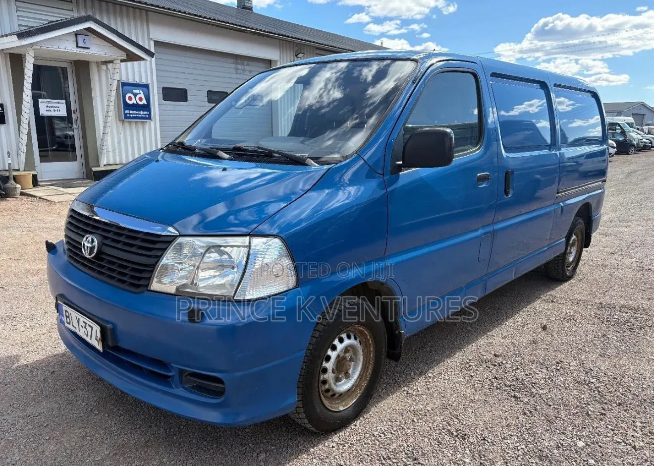 Toyota HiAce 2008 Blue