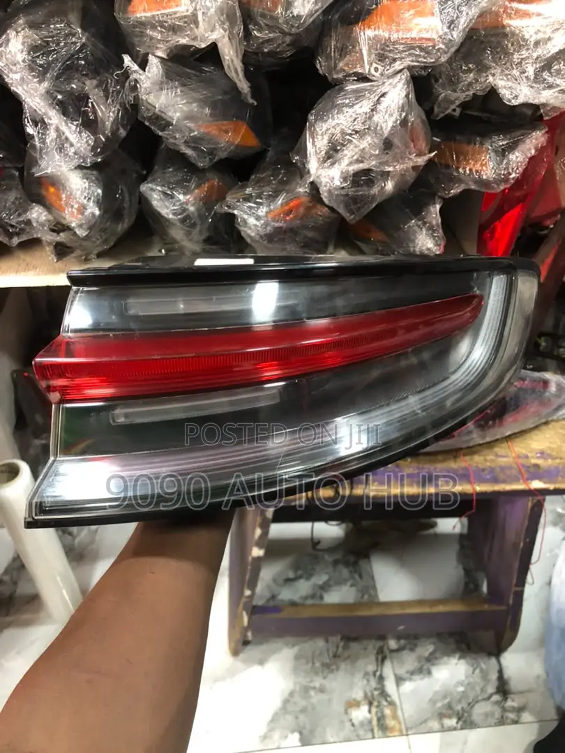 2019–2021 Porsche Macan Right Taillight (Foreign Used – Premium OEM)